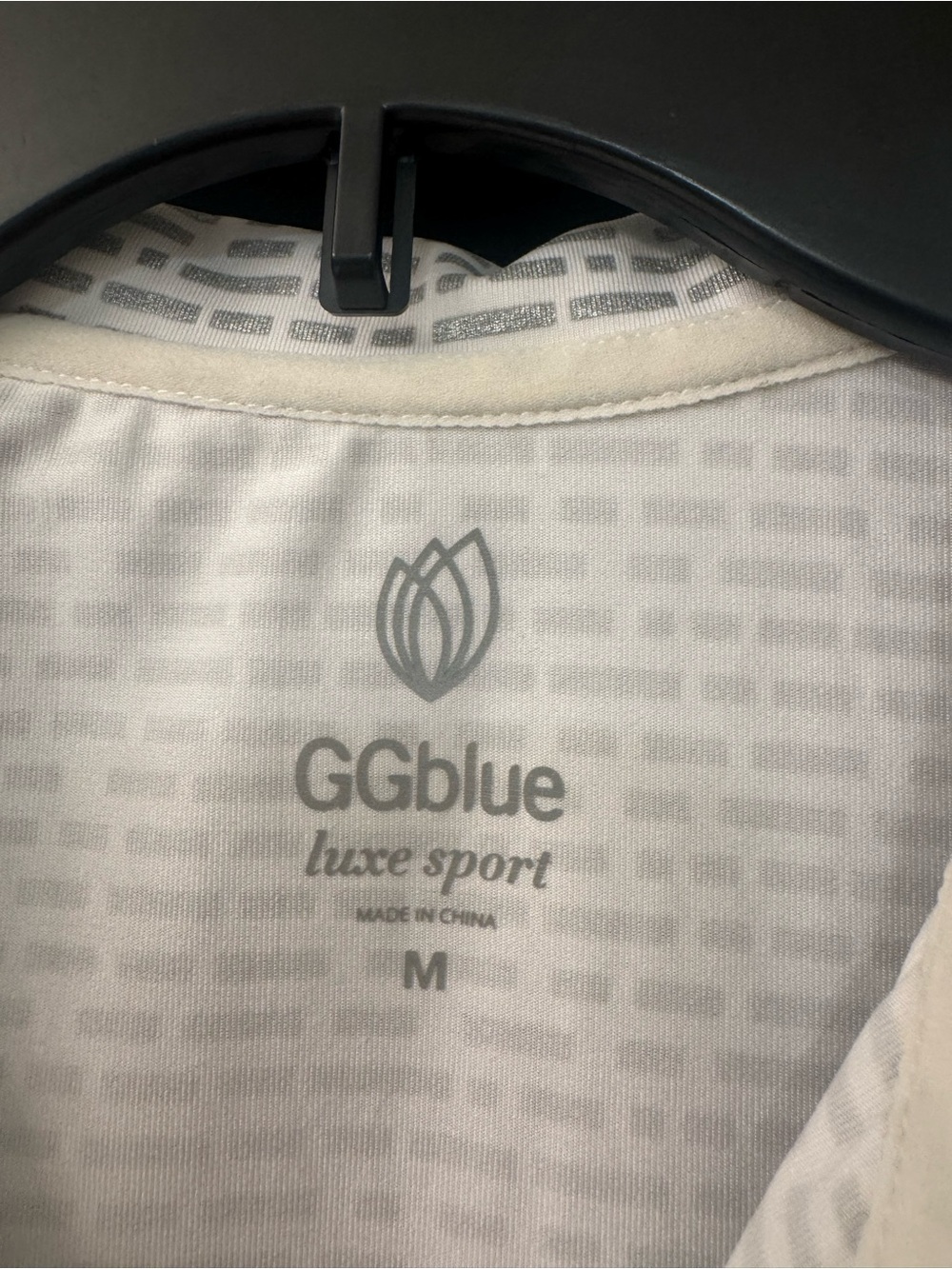 GGBlue Luxe Sleeveless Printed Golf shirt with Contrast Trim - Picture 3 of 4